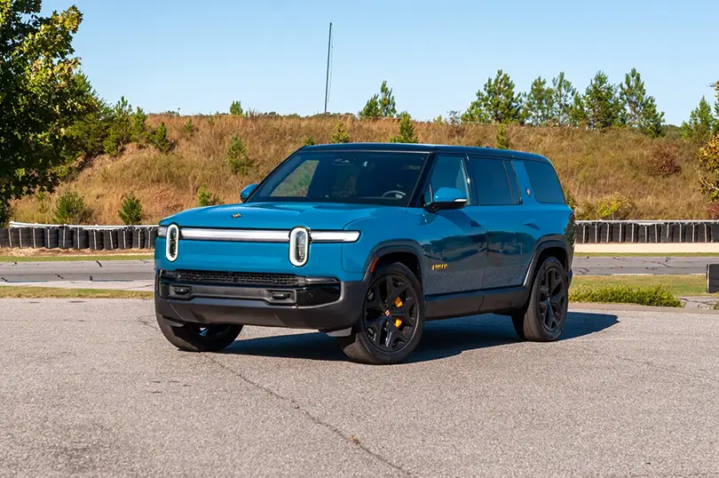 Review of Tesla Cybertruck, Lucid, Rivian and other models, the latest technologies, charging stations, and owners’ feedback.