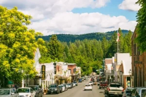Gold Rush town in the Sierra Nevada with Victorian charm
