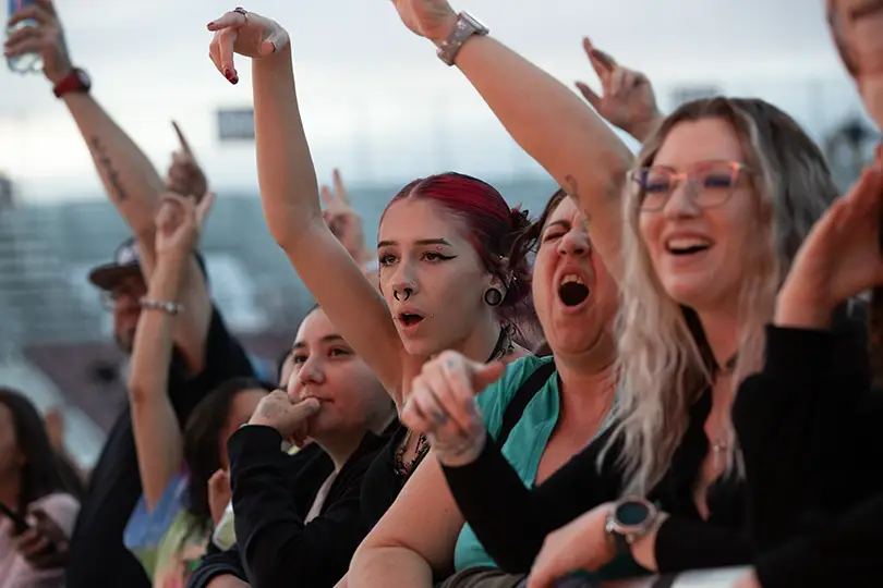 The festival, which drew an estimated 8,000 a day, featured 20 acts