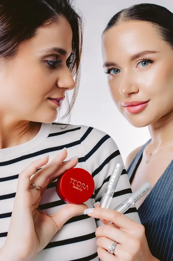 Today, the flagship product of TE’ORA Beauty is our cream based lash lamination adhesive