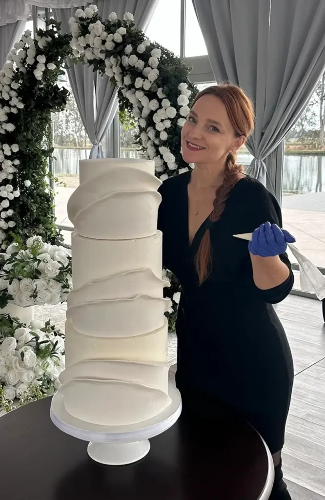 For example, 3D designs or antigravity cakes, where what matters is not just the shape but how that shape holds up