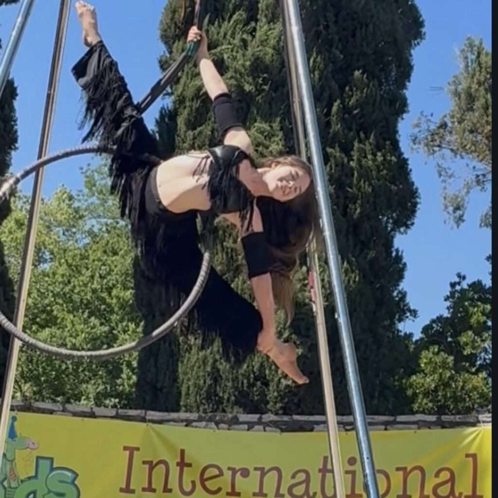 A truly spectacular debut on the International Kids Festival Main Stage was presented by Clarissa Kowalski