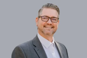 With more than 12 years of experience in real estate, Justin Sorba helps buyers, sellers