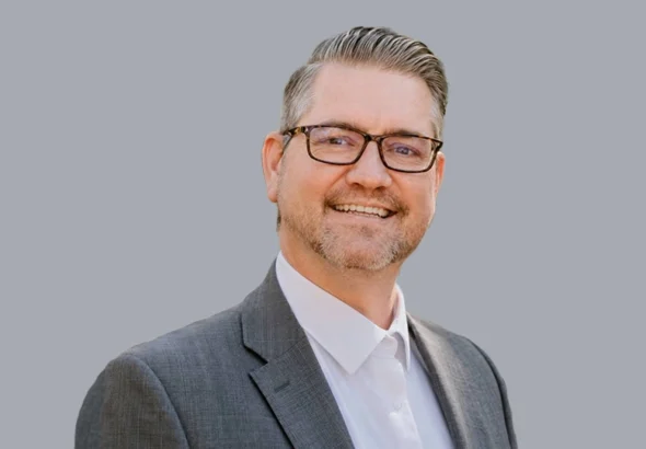 With more than 12 years of experience in real estate, Justin Sorba helps buyers, sellers